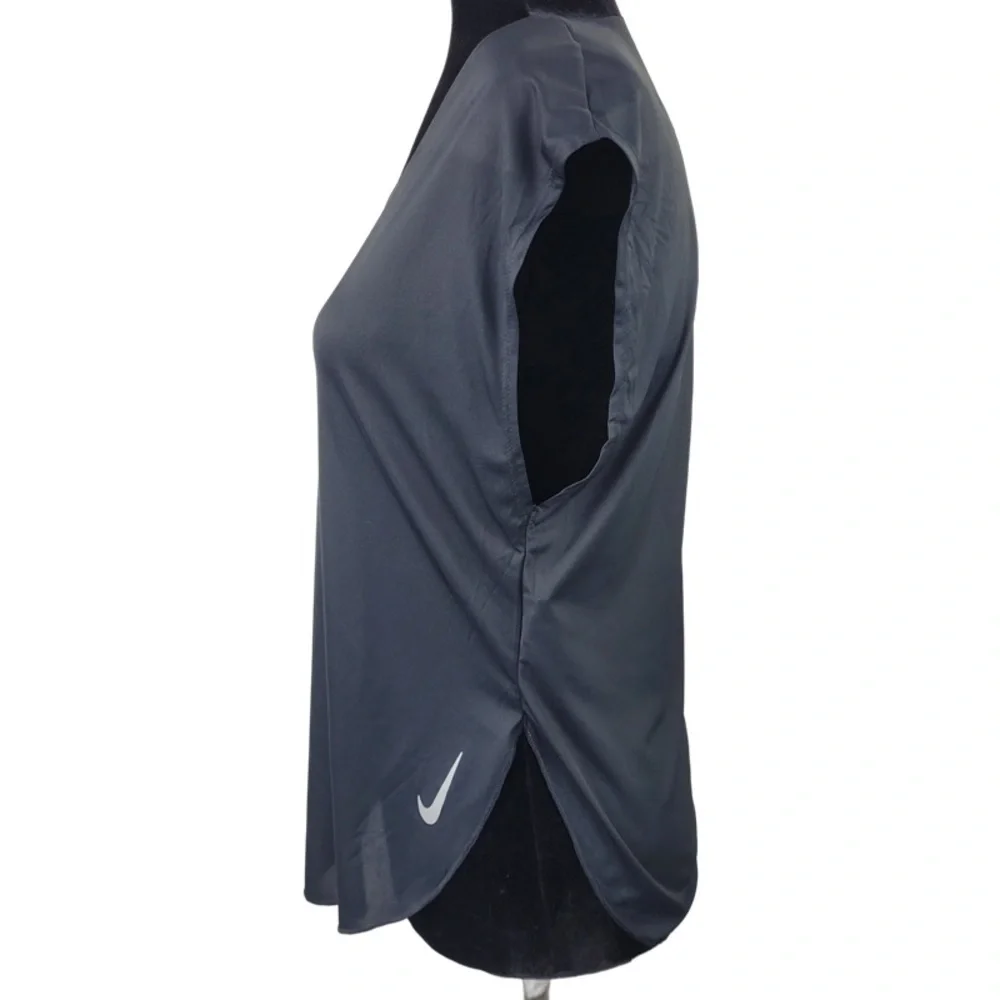 Nike Dri fit woman’s black lightweight active y-shirt size S
